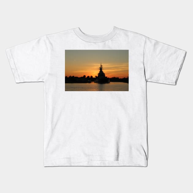 Battleship At Sunset Kids T-Shirt by Cynthia48